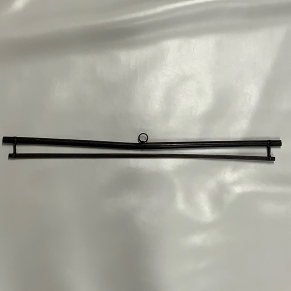 Tapestry hangers - Picture 3 of 5